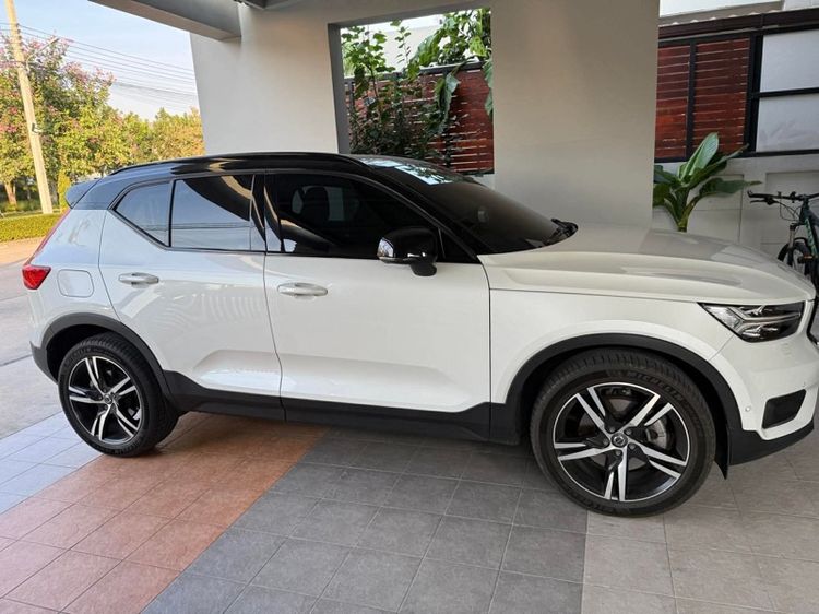 Volvo XC40 2019 2.0 T5 R-Design 4WD Utility-car เบนซิน ไม่ติดแก๊ส เกียร์อัตโนมัติ ขาว รูปที่ 2