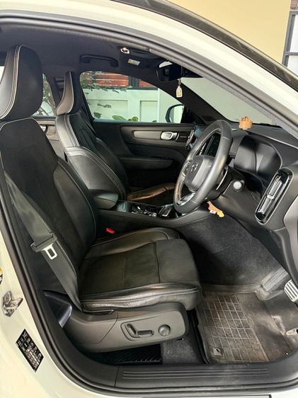 Volvo XC40 2019 2.0 T5 R-Design 4WD Utility-car เบนซิน ไม่ติดแก๊ส เกียร์อัตโนมัติ ขาว รูปที่ 4