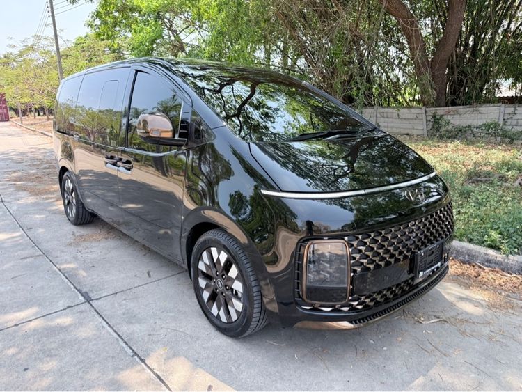 Hyundai Staria 2022 PREMIUM 2.2 Van ดีเซล เกียร์อัตโนมัติ ดำ รูปที่ 3