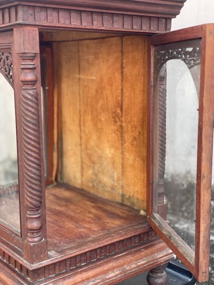 ตู้โชว์พระไม้สักเก่าโบราณ รูปที่ 4