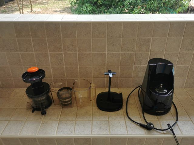 เครื่องคั้นน้ำผักผลไม้แยกกาก HUROM รูปที่ 9