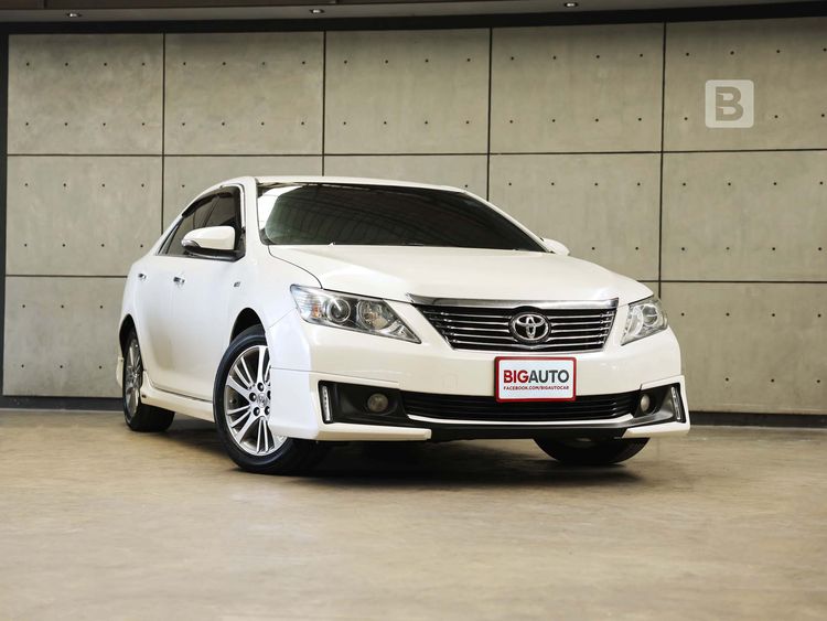 รถ Toyota Camry 2.0 G Extremo สี ขาว