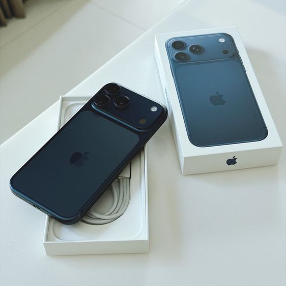 iPhone 17 Pro Max ความจุ 256 GB สี Deep blue สีน้ำเงินเข้ม เครื่องใหม่มากๆ ประกันเหลือ