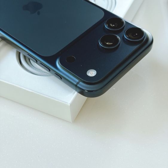 iPhone 17 Pro Max ความจุ 256 GB สี Deep blue สีน้ำเงินเข้ม เครื่องใหม่มากๆ ประกันเหลือ รูปที่ 11