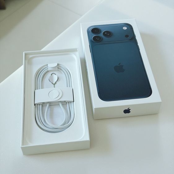 iPhone 17 Pro Max ความจุ 256 GB สี Deep blue สีน้ำเงินเข้ม เครื่องใหม่มากๆ ประกันเหลือ รูปที่ 3