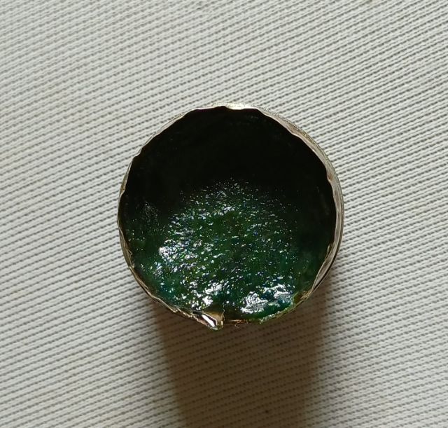 สีผึ้งหลวงพ่อทาบตลับเงินเก่า