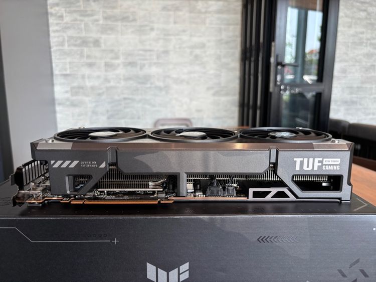 ขายการด์จอ มหาเทพ ASUS TUF GAMING RADEON RX 9070 XT OC EDITION 16GB GDDR6 ตัวท็อปสุด ของห่วงโซ่อาหาร  สภาพสวยมากๆ  น้องๆ มือ 1 รูปที่ 5