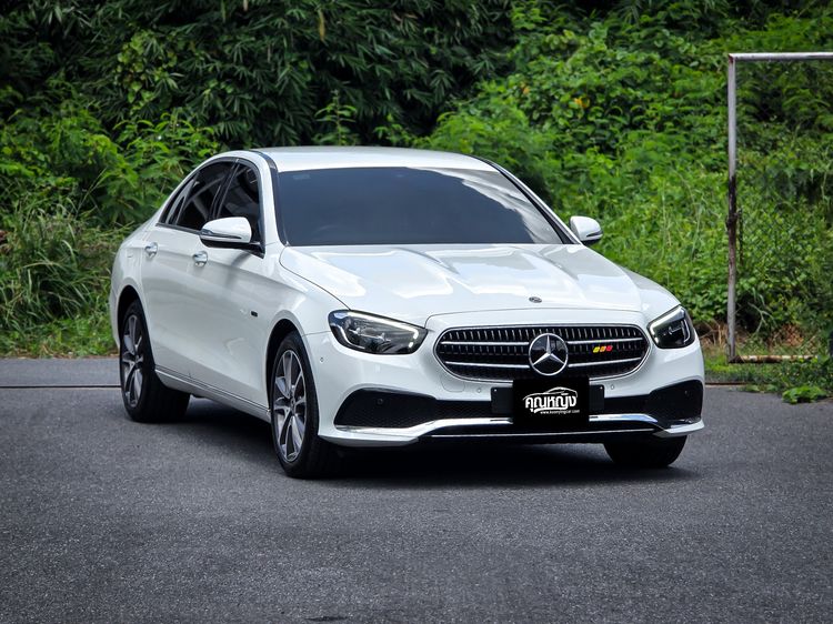 รถ Mercedes-Benz E-Class E300e สี ขาว