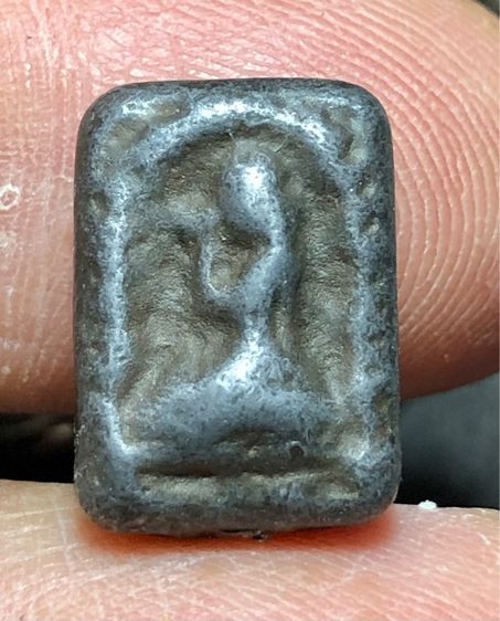 นางกวักเนื้อตะกั่ว