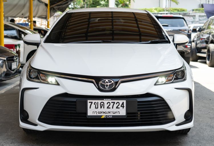 รถ Toyota Altis 1.6 G สี ขาว