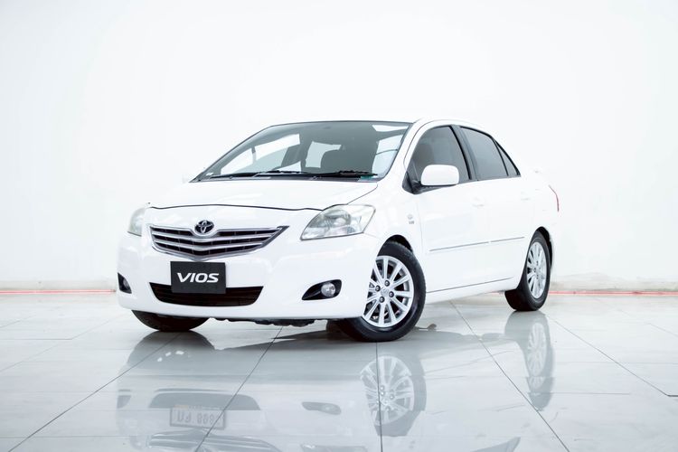 รถ Toyota Vios 1.5 E สี ขาว