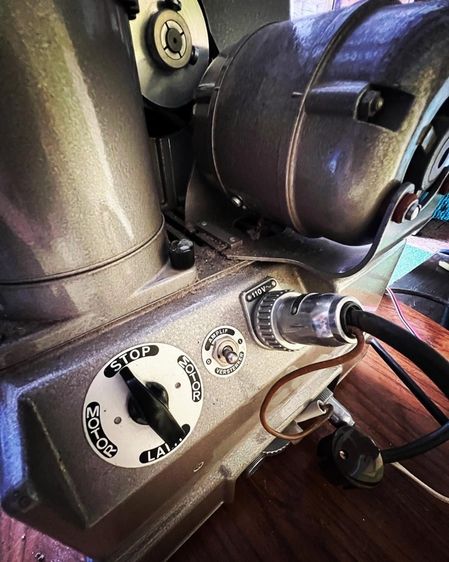 เครื่องฉายหนัง โบราณ รูปที่ 9