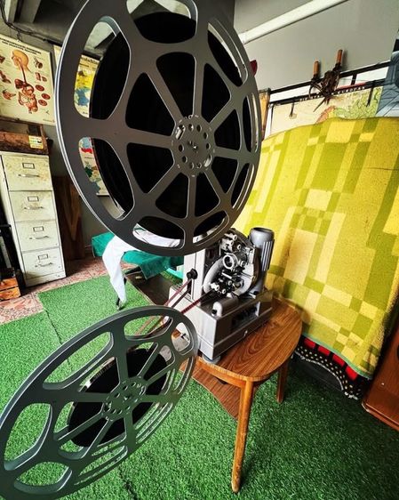 เครื่องฉายหนัง โบราณ