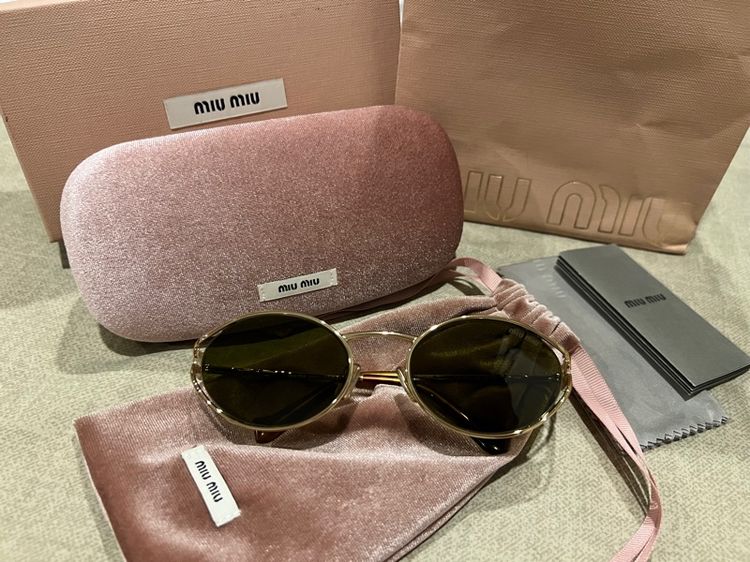 อื่นๆ แว่นตากันแดด แว่นกันแดด Miu Miu
