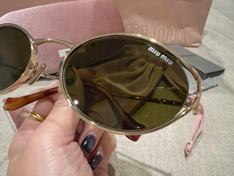 แว่นกันแดด Miu Miu รูปที่ 5