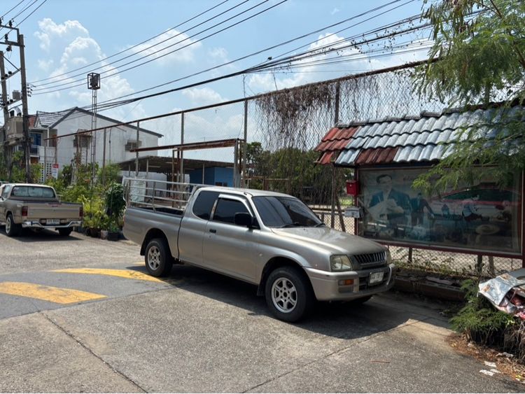 อื่นๆ สร้างเสร็จก่อน 2010 มีบางส่วน ไม่ใช่ ขายทาว์นเฮ้าส์ 2 ชั้น หมู่บ้านบ้านบางบัวทอง รูปที่ 4