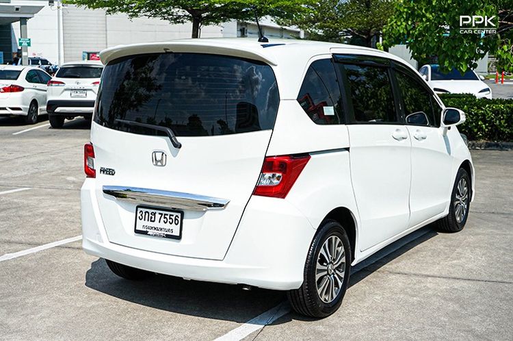 Honda Freed 2015 1.5 EL Utility-car เบนซิน ไม่ติดแก๊ส เกียร์อัตโนมัติ ขาว รูปที่ 4