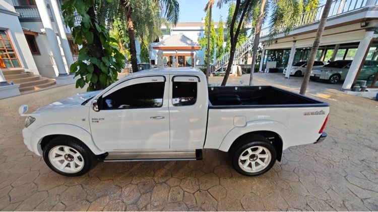 รถ Toyota Hilux Vigo 2.5 Prerunner E สี ขาว