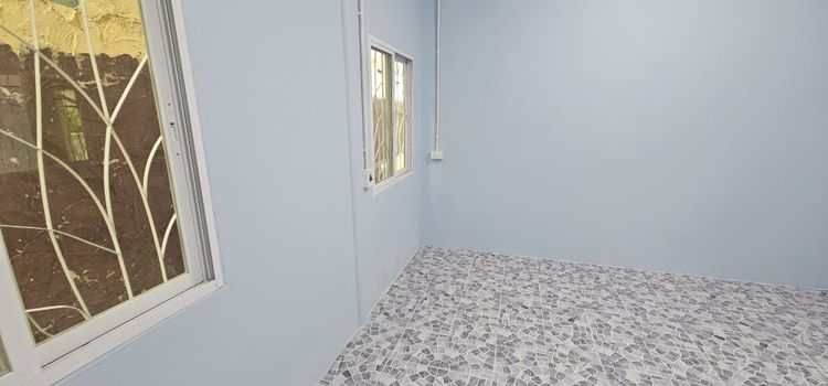 ไม่มี 2025 บ้านเดียว 64 ตรว ปรับปรุงใหม่วางระบบระบายน้ำรอบบ้านอย่างดี มีปั๊มน้ำ แต่ยังไม่ได้เข้าอยู่ น้ำไฟพร้อม หลังวัดรีนิมิต บ้านแก้ง เงียบสงบน่าอยู่