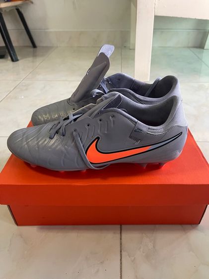 ผู้ชาย เทา รองเท้าฟุตบอล Nike สตั๊ด