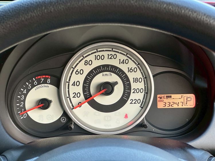 Mazda Mazda 2 2012 1.5 Sports Groove Sedan เบนซิน ไม่ติดแก๊ส เกียร์อัตโนมัติ แดง รูปที่ 3