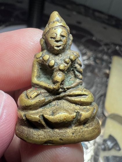 พระหล่อไม่ทราบที่เก่า