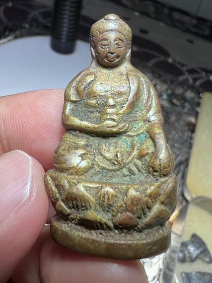 พระหล่อเก่าไม่ทราบที่