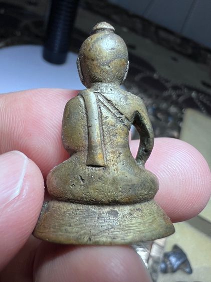 พระหล่อเก่าไม่ทราบที่ รูปที่ 2