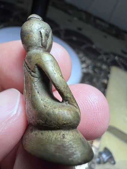 พระหล่อเก่าไม่ทราบที่ รูปที่ 3