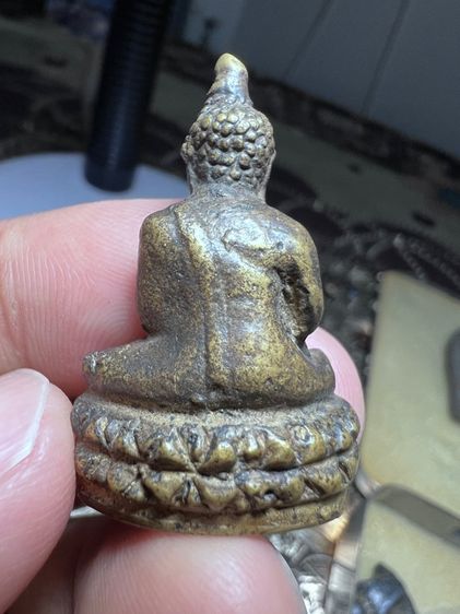 พระหล่อเก่าไม่ทราบที่ รูปที่ 3