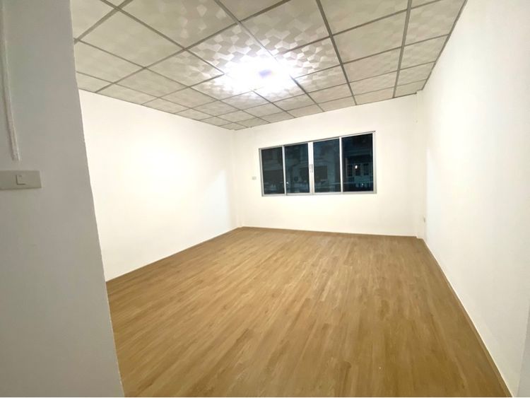 ใช่ ขายทาวน์เฮ้าส์ 3 ชั้น 4ห้องนอน 3ห้องน้ำ รูปที่ 2