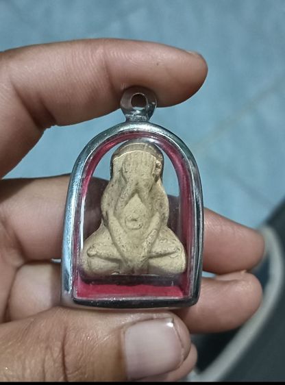 พระปิดตาพร้อมกรอบ 1 องค์