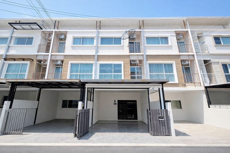 มีบางส่วน ห้เช่า ทาวน์โฮม 3 ชั้น Villette City Pattanakarn 38