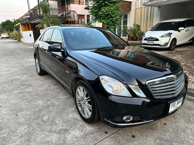 Mercedes-Benz E-Class 2011 E200 CGI เบนซิน ไม่ติดแก๊ส เกียร์อัตโนมัติ ดำ รูปที่ 2