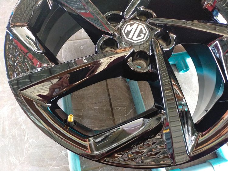 แม็กmg ขอบ17 กว้าง7 et43 สีอบpowder coat ไร้รอยไม่คดไม่ดุ้งไม่แตก  ใส่ mg 4 mg5 mg ep mg zs EV   อื่นๆ 5 รู 112 รูปที่ 8