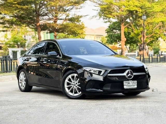 Mercedes-Benz A-Class 2021 A200 Sedan เบนซิน ไม่ติดแก๊ส เกียร์อัตโนมัติ ดำ รูปที่ 2