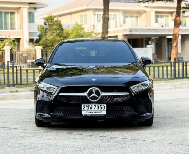 รถ Mercedes-Benz A-Class A200 สี ดำ