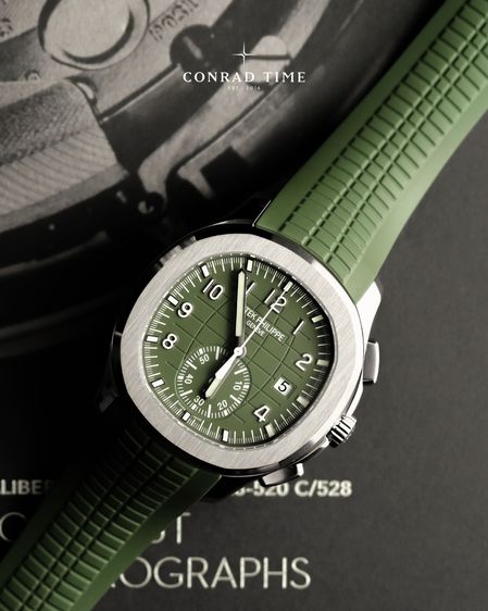 New Patek Aquanaut 5968G-010 Green Dial Green Rubber Strap 2026 42mm. Fullset 