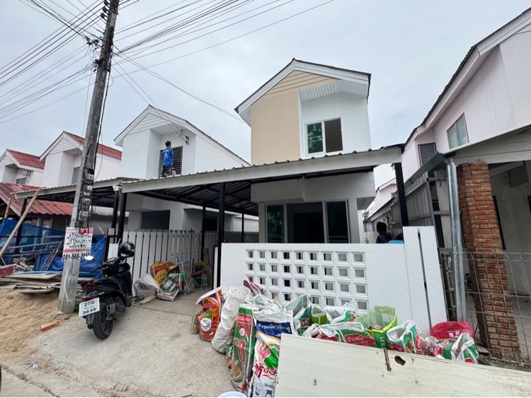  เอื้ออาทรสันกำแพง