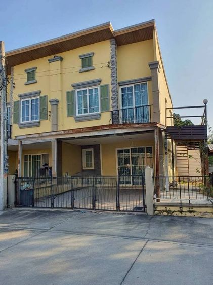 ทาวน์เฮาท์ 2ชั้น ห้องมุม โกลเด้น ทาวน์ อ่อนนุช-พัฒนาการ