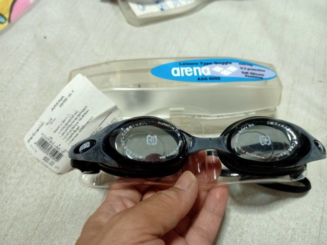 ไม่ระบุ ว่ายน้ำและกีฬาทางน้ำ อื่นๆ หมวก แว่นตา ARENA. ของแท้