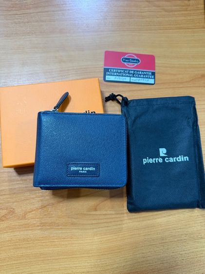 ชาย น้ำเงิน หนังแท้ ขายกระเป๋าตัง  pierre cardin สีกรม มือหนึ่ง แกะมาดูไม่ได้ใช้งาน ประกัน1ปี ถึง 10-3-70 