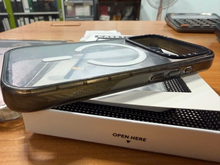 ขาย casetify i phone 17 pro ขอบดำ หลังใส  ใช้งานปกติ สภาพ ดีกล่องครบ  ประกัน1ปี เหลือถึง 4-1-70 รูปที่ 3