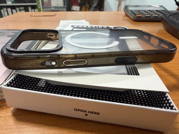 ขาย casetify i phone 17 pro ขอบดำ หลังใส  ใช้งานปกติ สภาพ ดีกล่องครบ  ประกัน1ปี เหลือถึง 4-1-70 รูปที่ 5