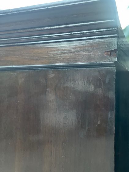 ตู้เสื้อผ้าไม้สักเก่าโบราณหลังใหญ่ รูปที่ 9