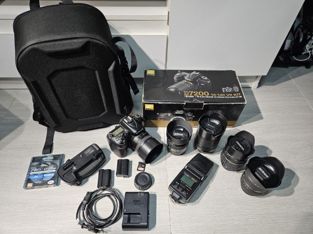 กล้อง DSLR ไม่กันน้ำ Nikon D7200