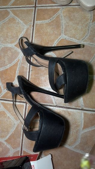 รองเท้าส้นสูง 6นิ้ว ครึ่ง  รูปที่ 3