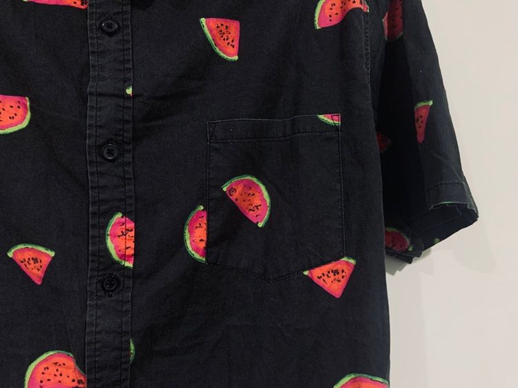 เสื้อเชิ้ต GLOBE แท้ 💯 size L อก 22 ยาว 28.5 สภาพดีมาก ลายสวย ดีเทลดี ทรงสวย เนื้อผ้าดีมาก หายากน่าสะสมครับ รูปที่ 2