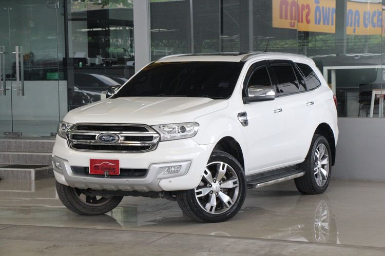 รถ Ford Everest 3.2 Titanium+ 4WD สี ขาว