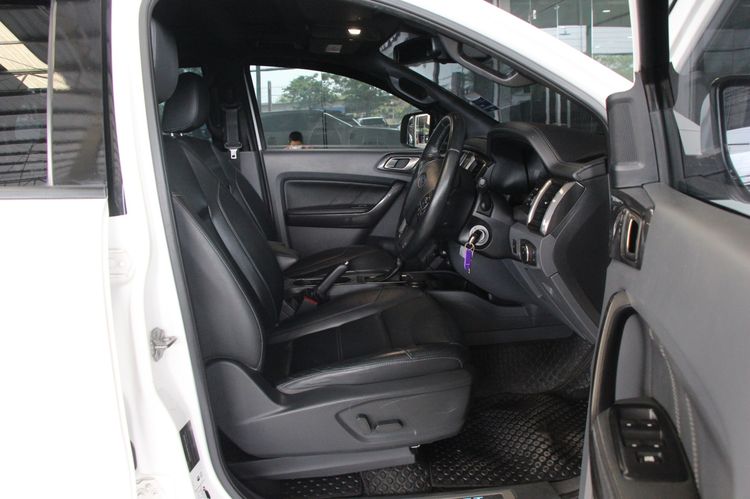 Ford Everest 2017 3.2 Titanium+ 4WD Utility-car ดีเซล ไม่ติดแก๊ส เกียร์อัตโนมัติ ขาว รูปที่ 3